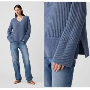 GAP Bainbridge Blue Relaxed Crochet V-Neck Sweater/NWT/S